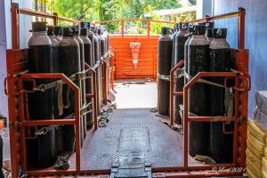 oxygen cylinders arrive at CMC in the lorry on 14th May 2021